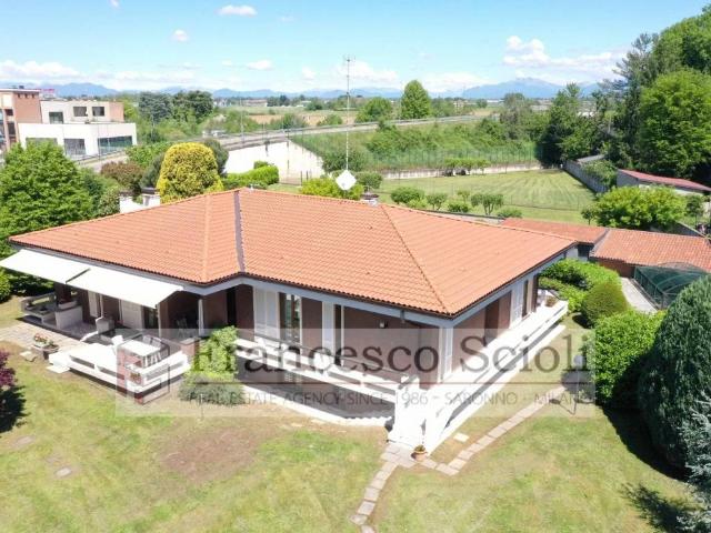 Villa in vendita a Saronno VA