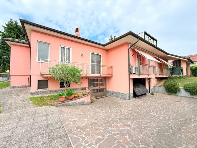 Villa in vendita a Saronno VA