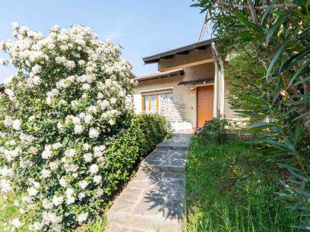 Villa in vendita a Saronno VA
