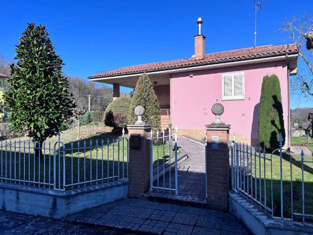 Villa in vendita a Sarnano MC