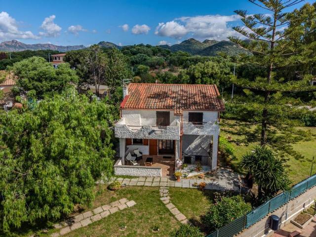 Villa in vendita a Sarroch CA
