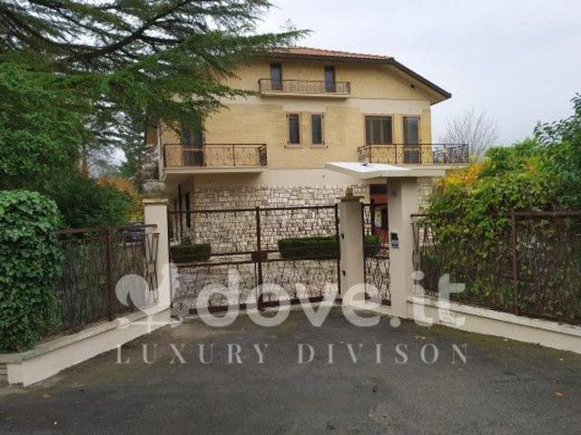 Villa in vendita a Sarteano