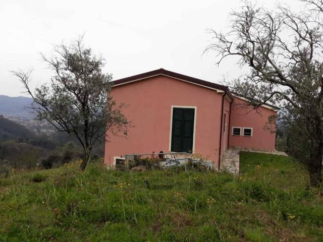 Villa in vendita a Sarzana SP