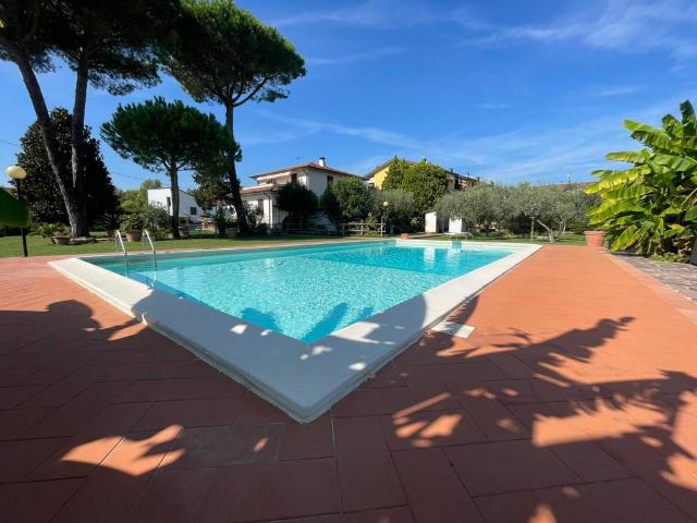 Villa in vendita a Sarzana SP