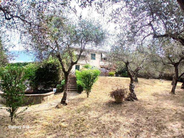 Villa in vendita a Sarzana SP