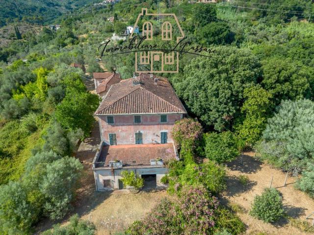 Villa in vendita a Sarzana SP