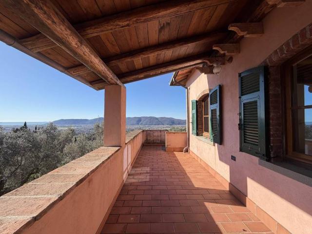 Villa in vendita a Sarzana SP