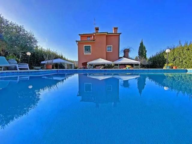 Villa in vendita a Sarzana SP