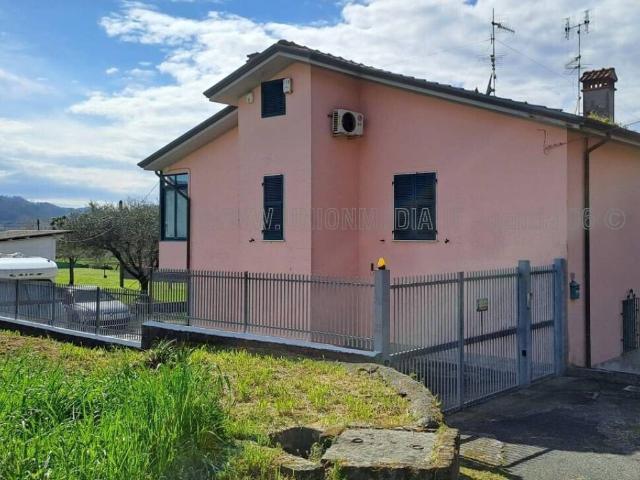 Villa in vendita a Sarzana SP