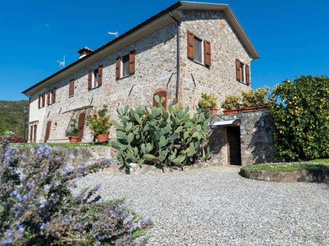 Villa in vendita a Sarzana SP