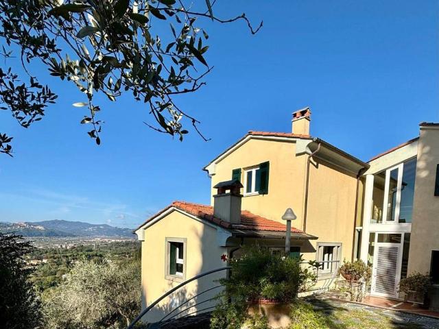 Villa in vendita a Sarzana SP