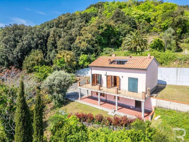 Villa in vendita a Sassetta LI