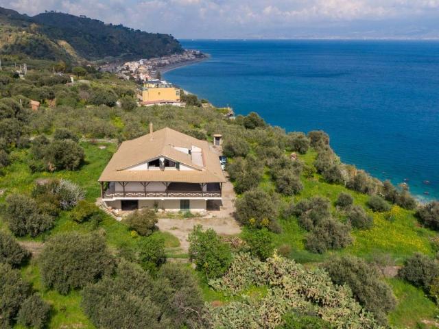 Villa in vendita a Scaletta Zanclea ME
