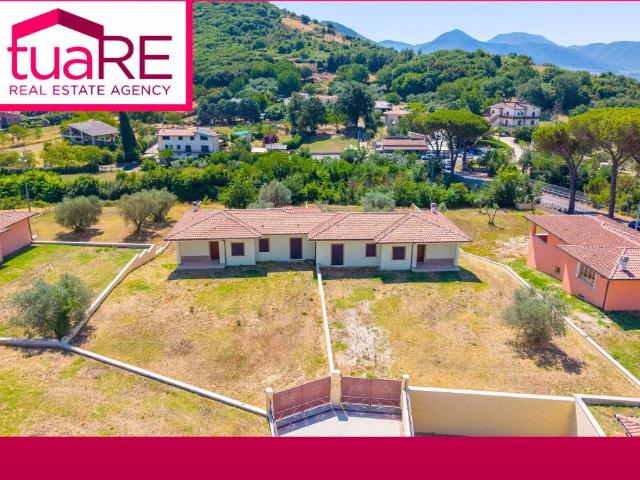 Villa in vendita a Scandriglia RI