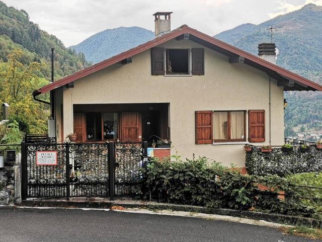 Villa in vendita a Schignano CO