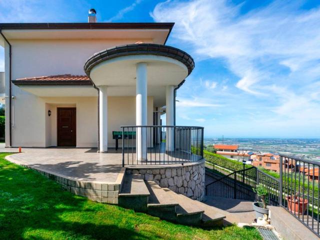 Villa in vendita a Sezze LT