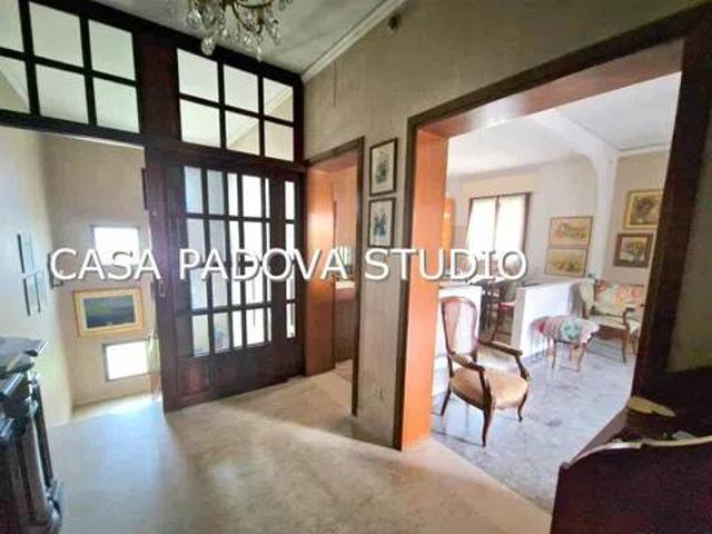 Villa in vendita a Selvazzano Dentro PD