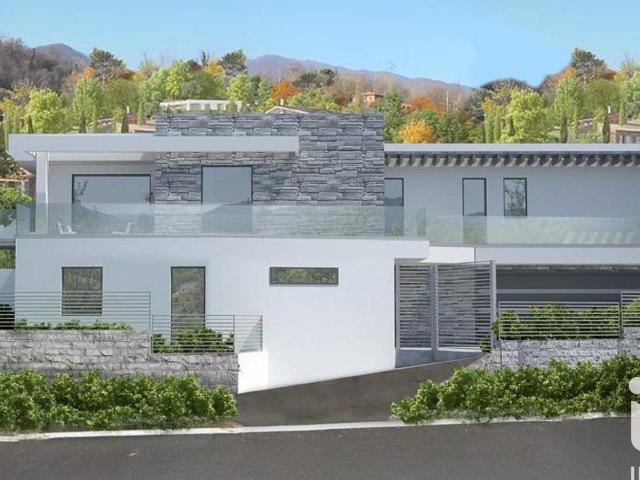 Villa in vendita a Senna Comasco
