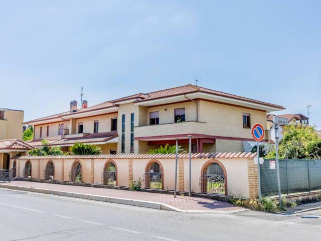 Villa in vendita a Sermoneta LT
