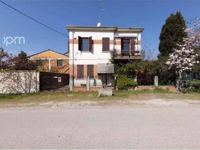 Villa in vendita a Sermide e Felonica MN