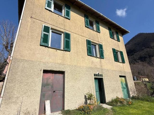 Villa in vendita a Serra Riccò GE