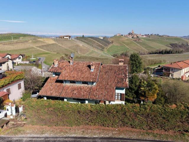 Villa in vendita a Serralunga d'Alba CN