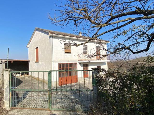 Villa in vendita a Serralunga di Crea AL