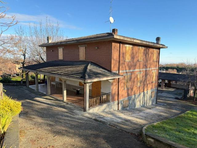 Villa in vendita a Serramazzoni MO