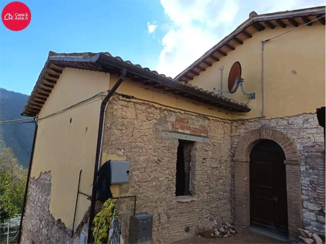Villa in vendita a Serrapetrona MC