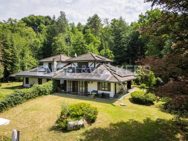 Villa in vendita a Sesto Calende VA