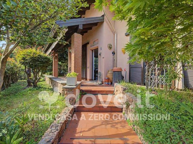 Villa in vendita a Sesto Calende VA