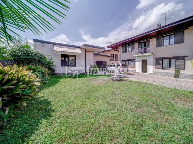 Villa in vendita a Sesto Calende VA