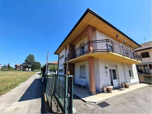 Villa in vendita a Sesto Calende VA