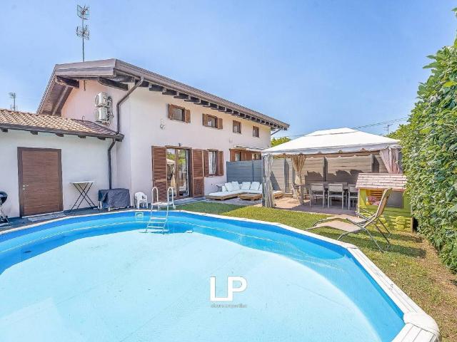 Villa in vendita a Sesto Calende VA