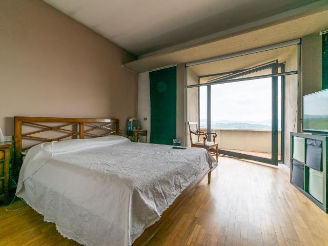 VILLA in VENDITA a SESTO FIORENTINO di 10 vani