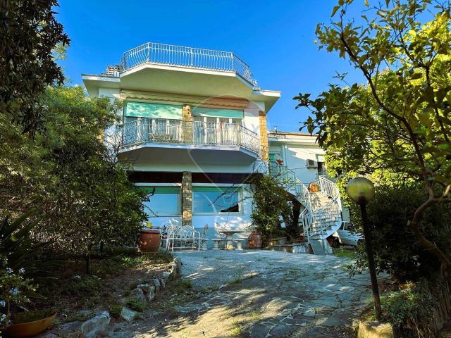 Villa in vendita a Sestri Levante