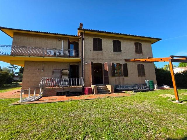 Villa in vendita a Siena