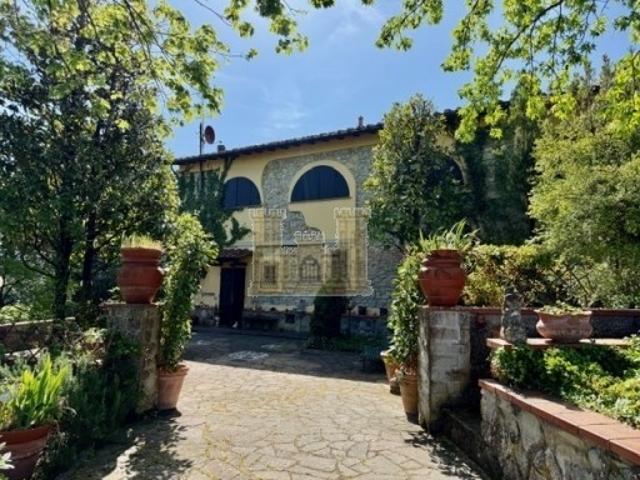 Villa in vendita a Signa via arrighi