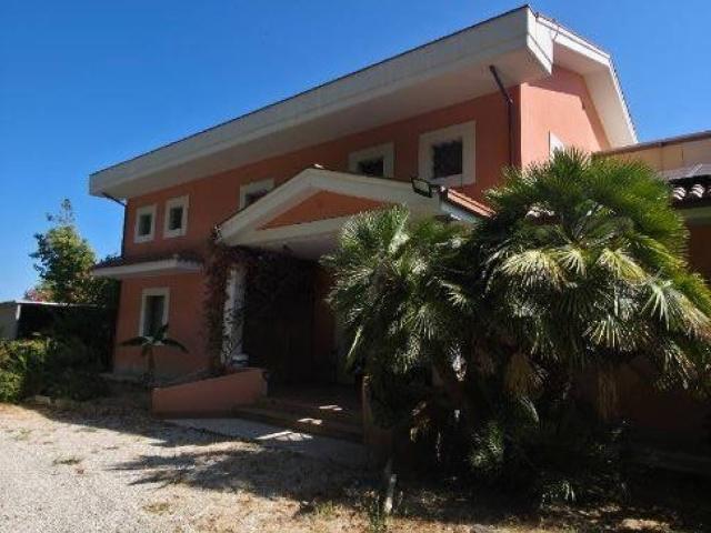 Villa in vendita a Silvi TE
