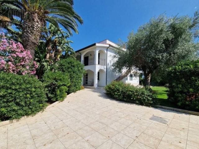 Villa in vendita a Siracusa SR