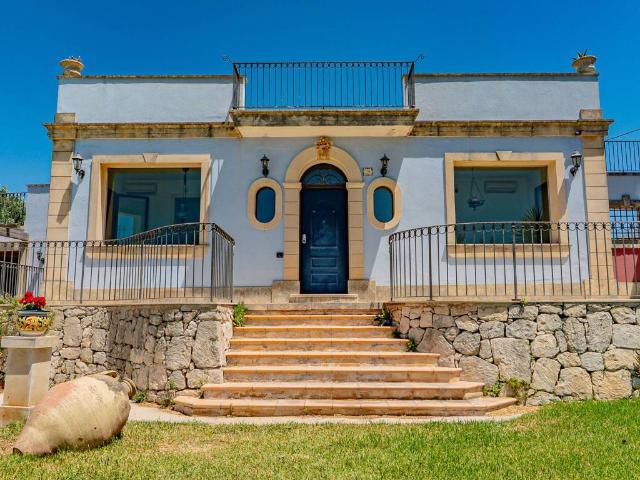 Villa in vendita a Siracusa SR