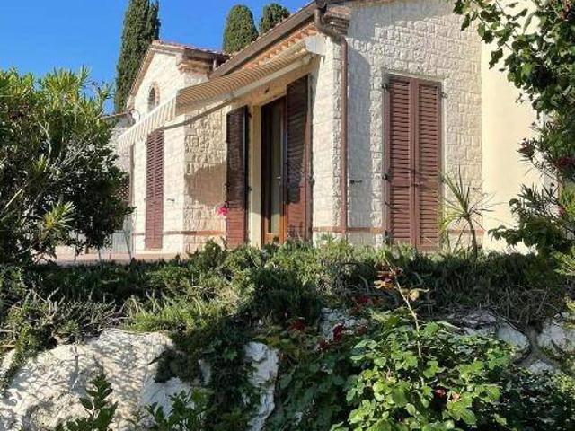 Villa in vendita a Sirolo AN