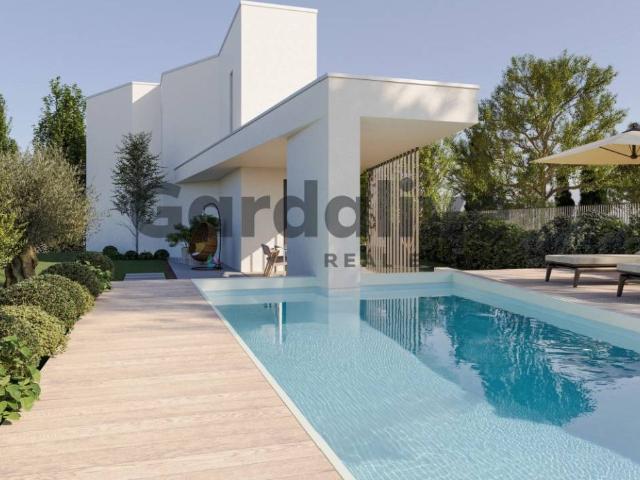Villa in vendita a Sirmione BS