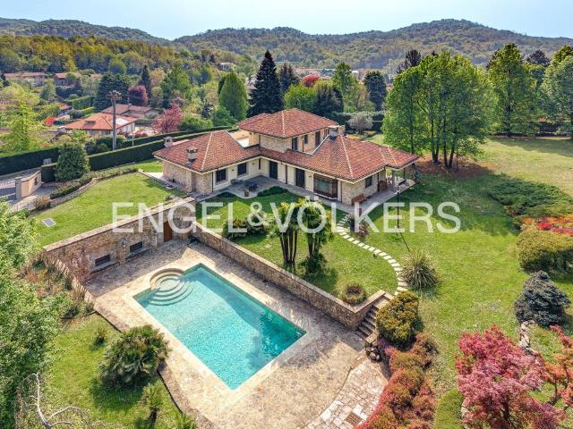Villa in vendita a Sirtori LC
