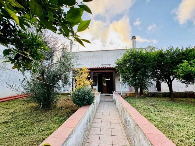 Villa in vendita a Specchia LE