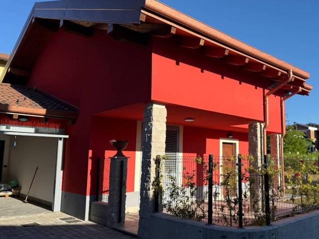 Villa in vendita a Stazzano