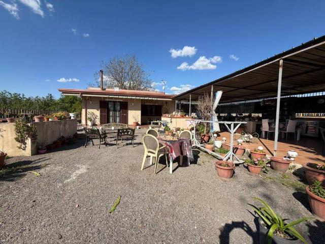 Villa in vendita a Striano NA