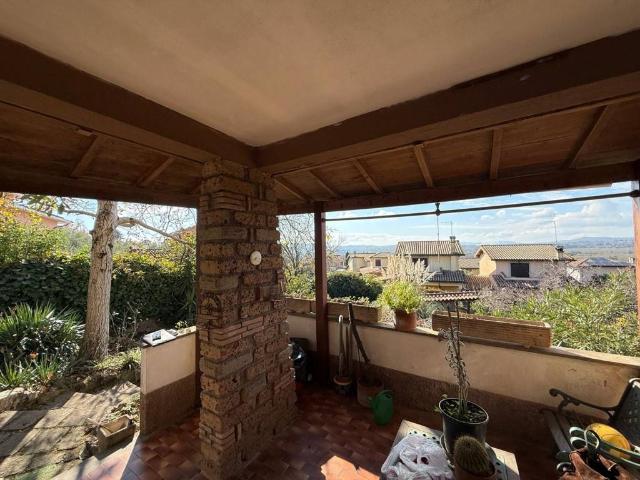Villa in vendita a Sutri VT