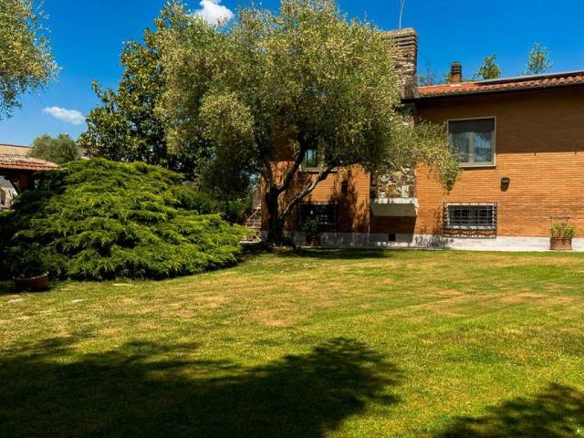 Villa in vendita a Sutri VT