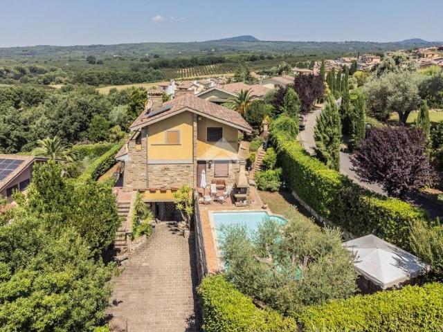 Villa in vendita a Sutri VT